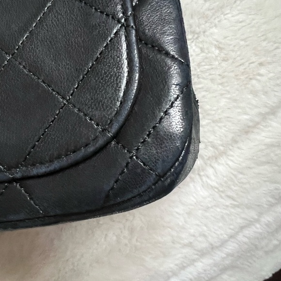 Chanel bag in good condition- 100% Authentic - Picture 8 of 14